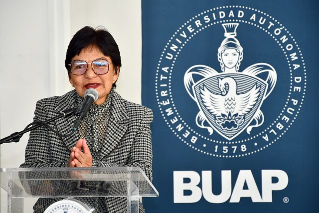 Toma protesta la Rectora Lilia Cedillo a Irma García como directora de la Preparatoria 2 de Octubre de 1968