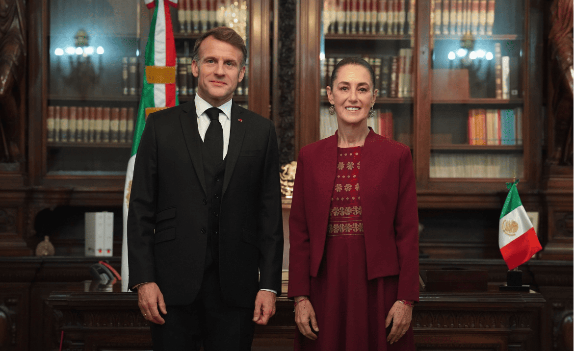 Sheinbaum recibe a Emmanuel Macron en Palacio Nacional para fortalecer lazos México-Francia