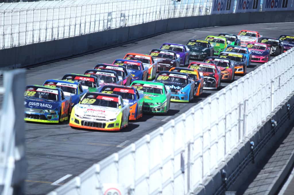 Con éxito se llevó a cabo la carrera NASCAR México Series en Puebla