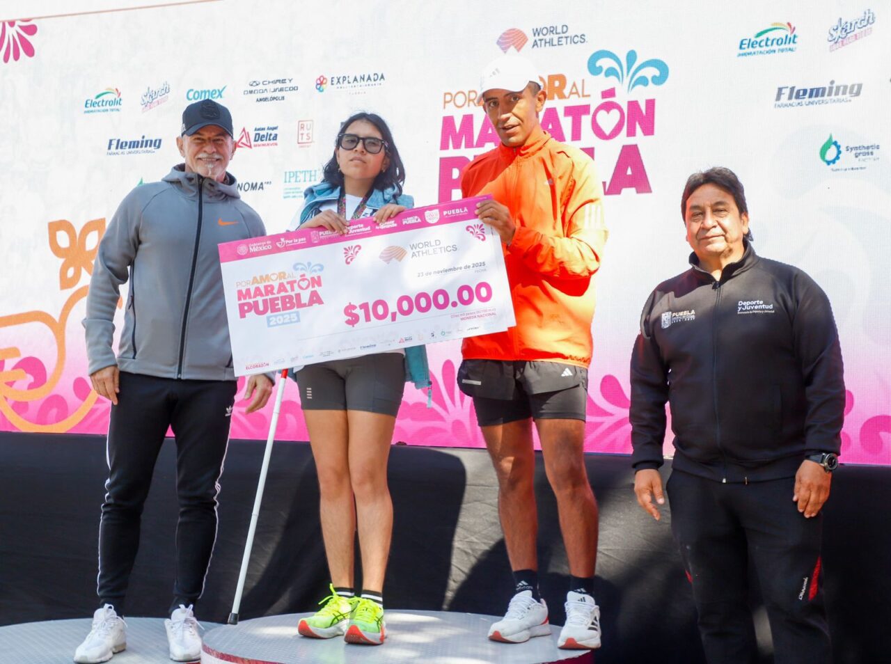 Maratonista de Kenia impone su fuerza en femenil; poblanos dominan rama varonil