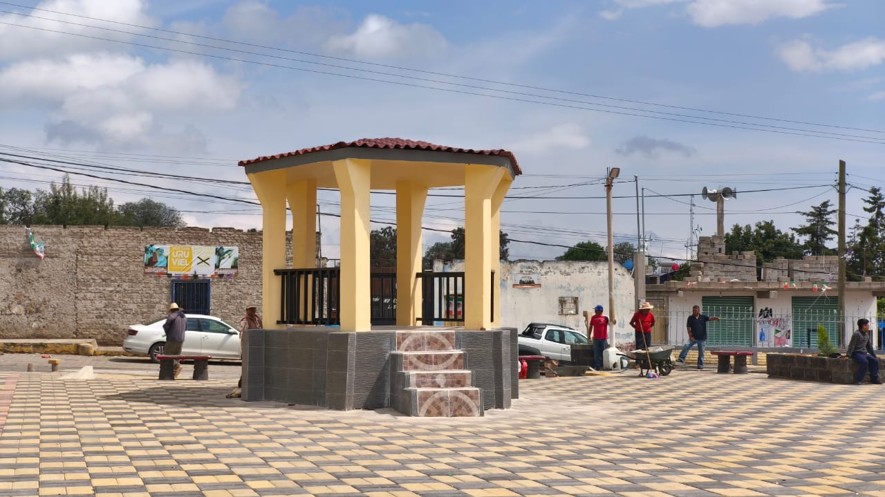 Plaza cívica vuelve a ser el corazón de Santa María Techachalco