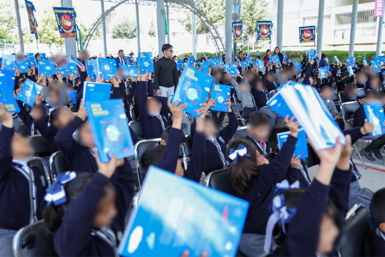 SEP Federal dona 673 libros de lectura a estudiantes poblanos
