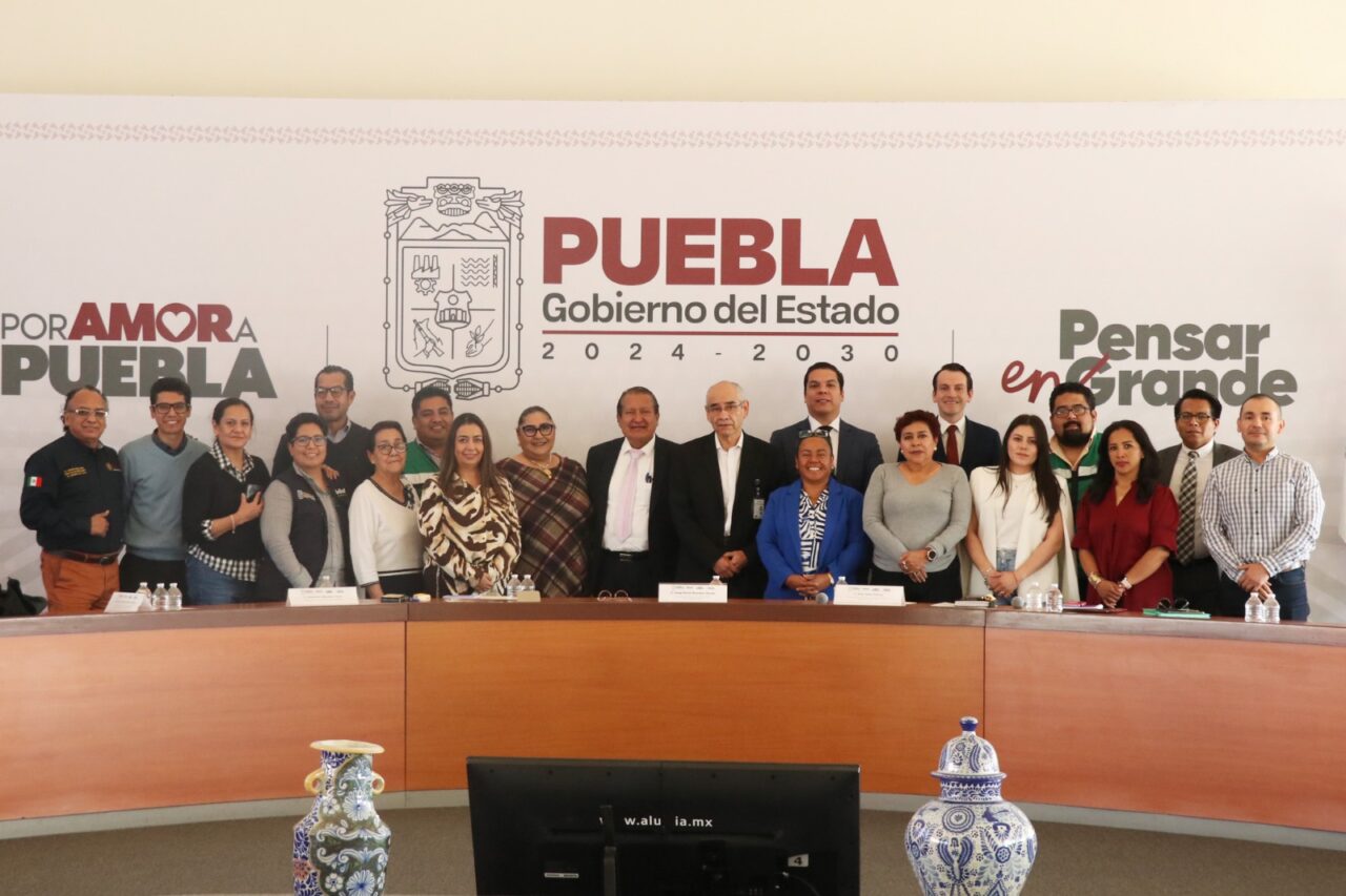 Puebla trabaja para consolidar un modelo universal de servicios de salud
