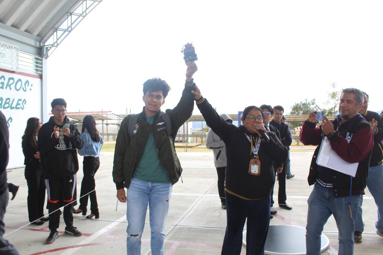 Participa UPAM con 28 robots en concurso estatal de tecnología