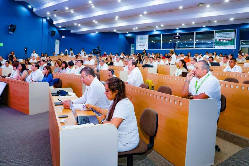 UTH participa en la Conferencia Internacional ANUIES 2025