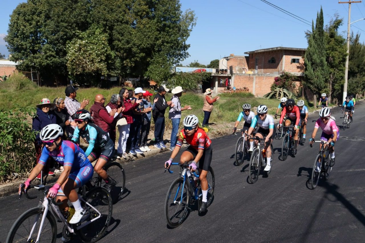 Tonantzin Fernández cumple su palabra con la rehabilitación de vialidad usada por jóvenes deportistas