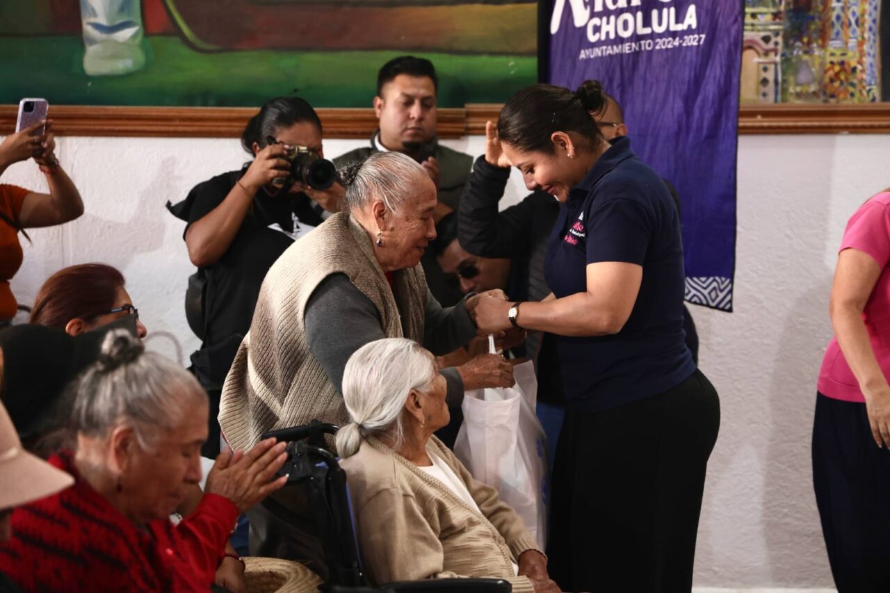 Comienza Lupita Cuautle quinta entrega de apoyos alimentarios