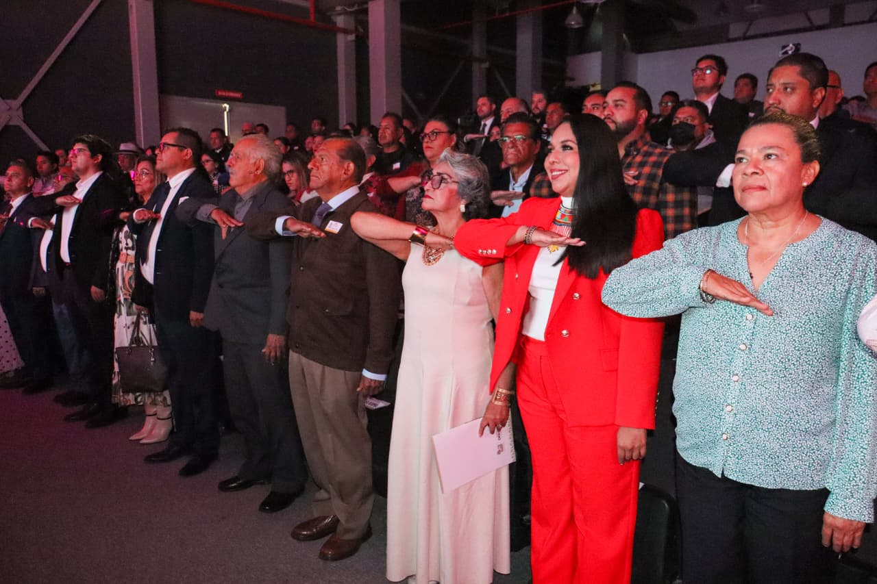 Rinde Lupita Fernández su primer informe de labores al frente del DIF Municipal de San Pedro Cholula