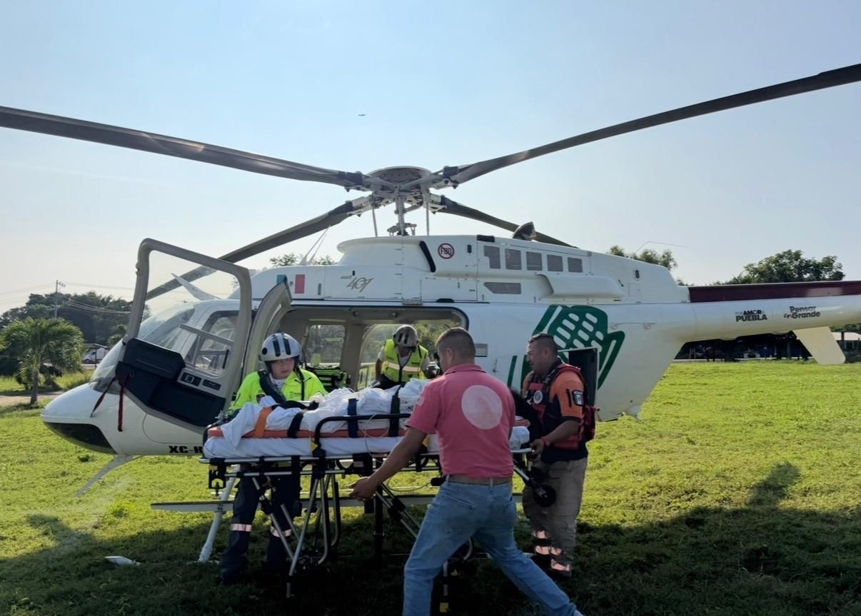 En ambulancia aérea trasladan a mujer embarazada al Hospital de la Mujer