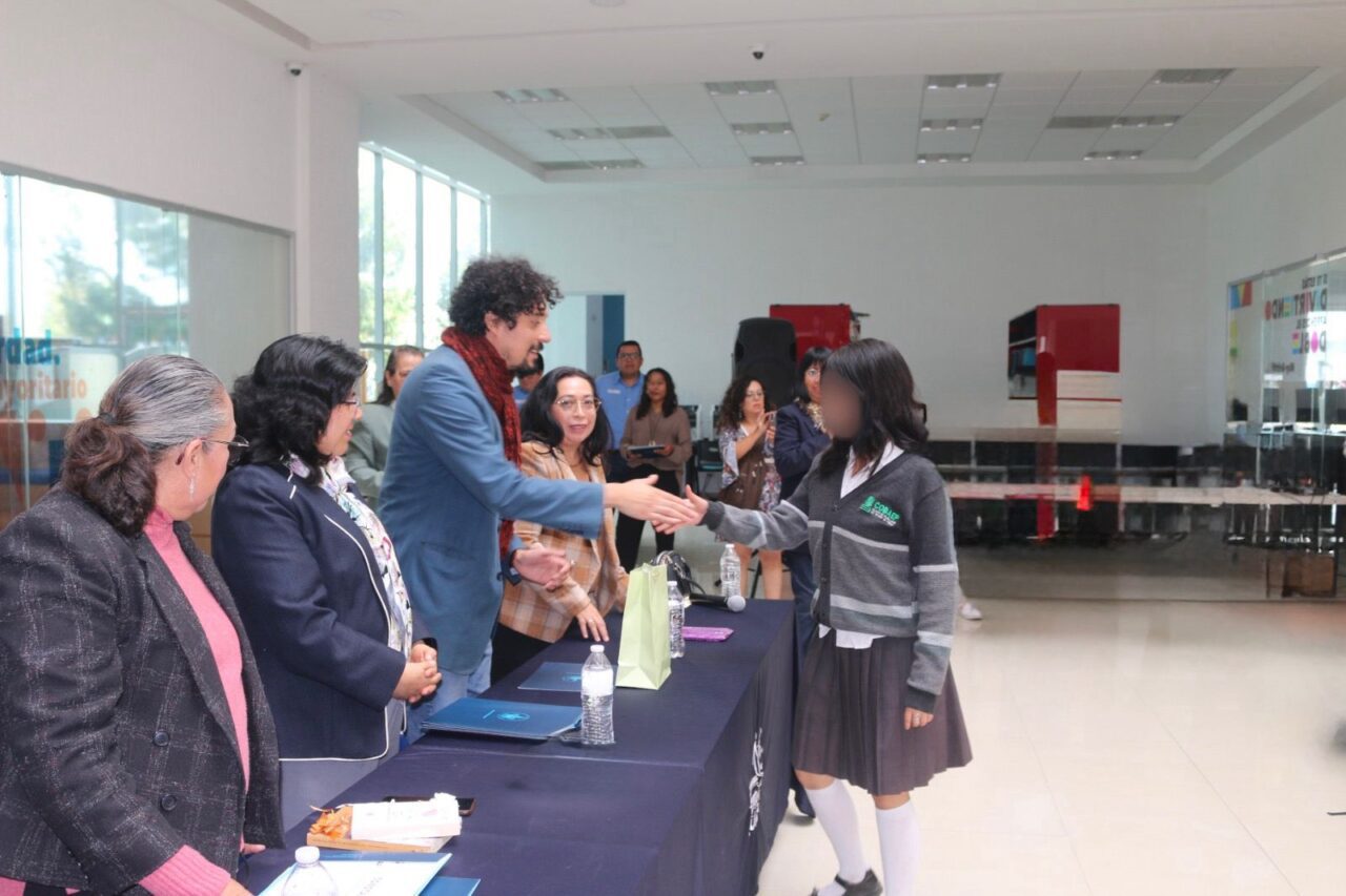 Premian a estudiantes del COBAEP en 6ª Olimpiada Estatal de Filosofía