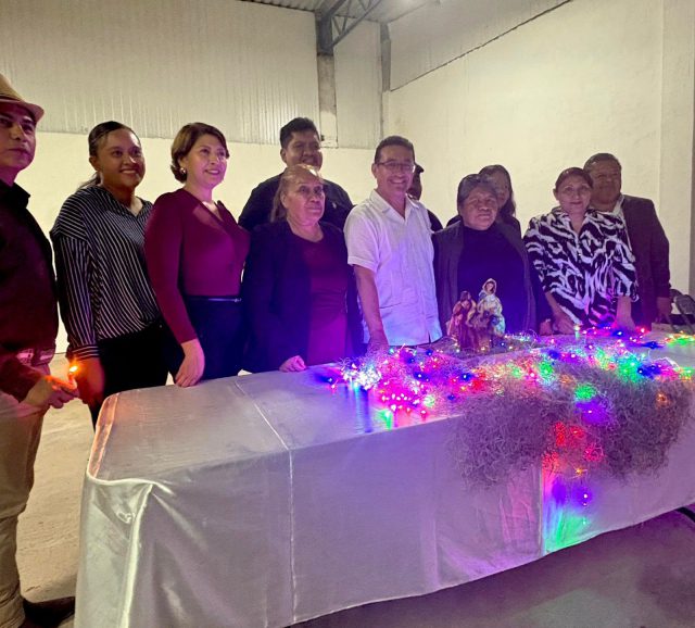 Pavel Gaspar convive con familias en posadas de Acatlán de Osorio e Izúcar de Matamoros