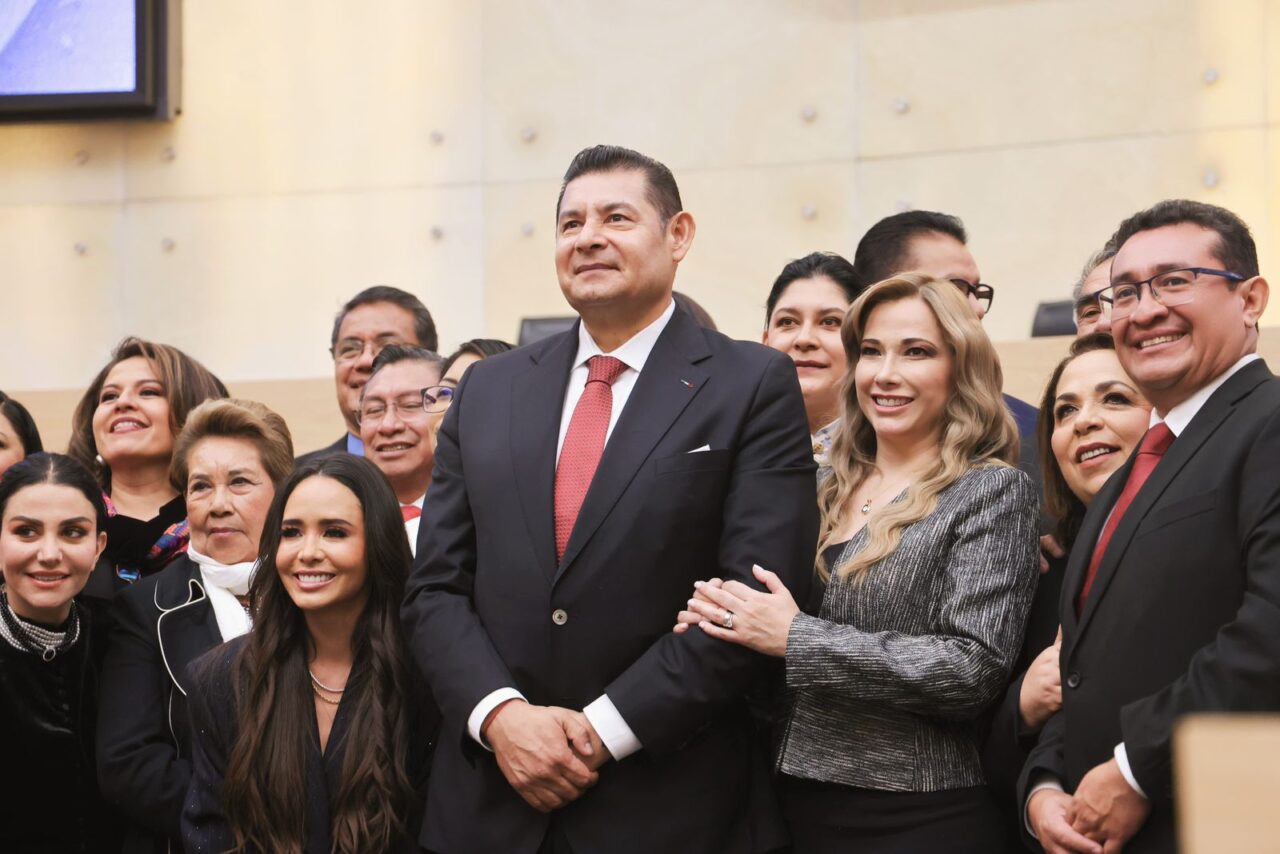 Alejandro Armenta entrega su Primer Informe de Gobierno al Congreso de Puebla