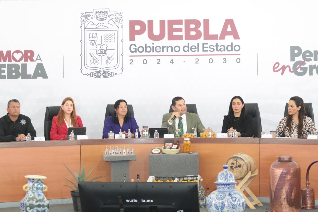 Gobierno de Puebla ilumina la navidad con valores familiares en Centro Expositor