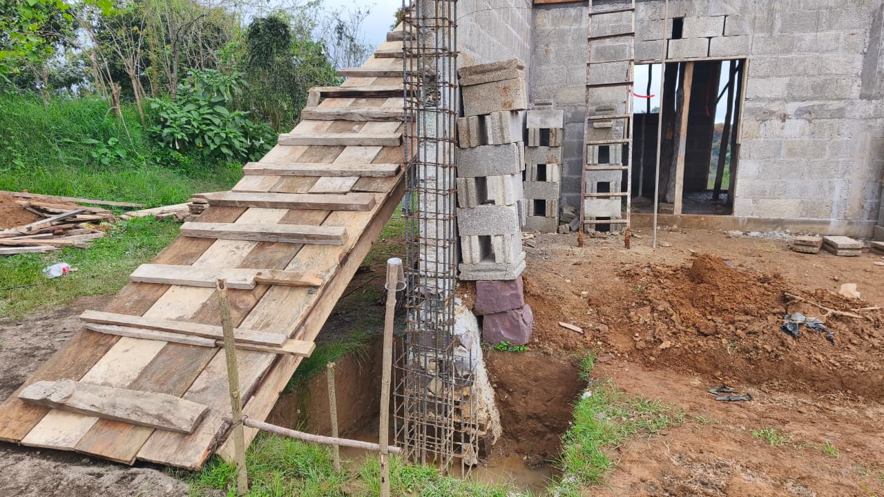 Después de 30 años, pobladores logran construir obra comunitaria en Huehueymico
