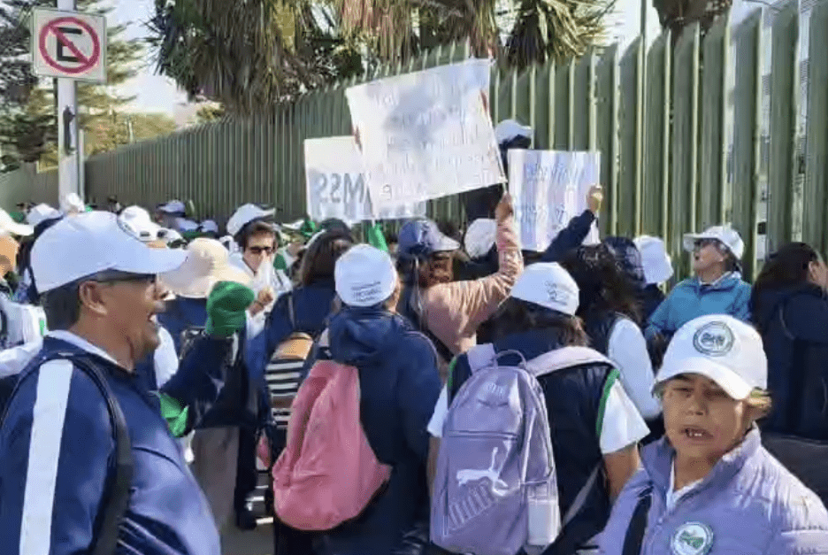 Gobernador Armenta dialoga con manifestantes previo a inauguración del Hospital San Alejandro; Claudia Sheinbaum encabeza apertura