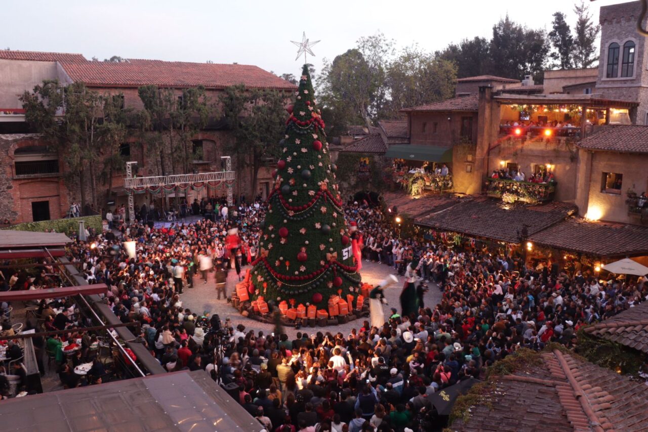 Val’Quirico da inicio oficial a las fiestas decembrinas con el tradicional encendido del Árbol de Navidad