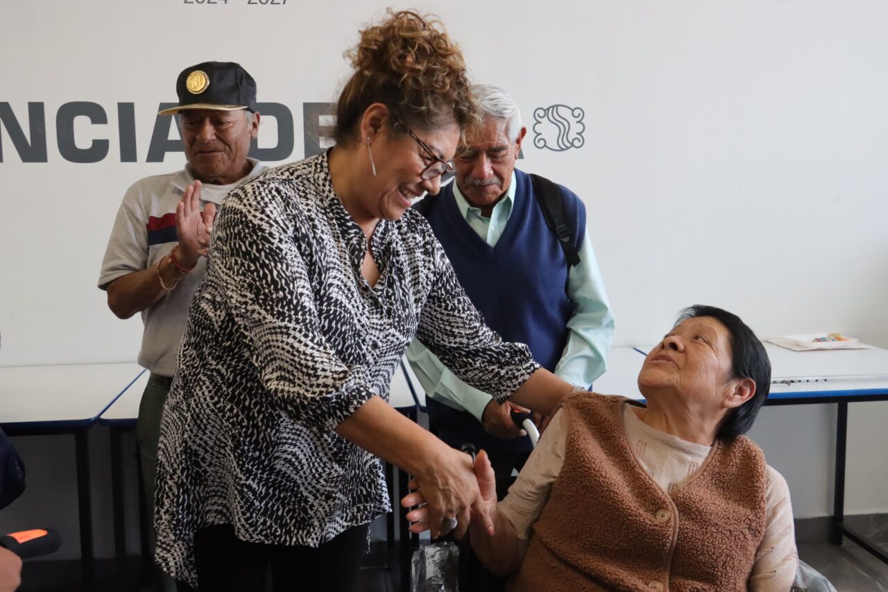 Tere Alfaro fortalece atención social con entrega de aparatos funcionales