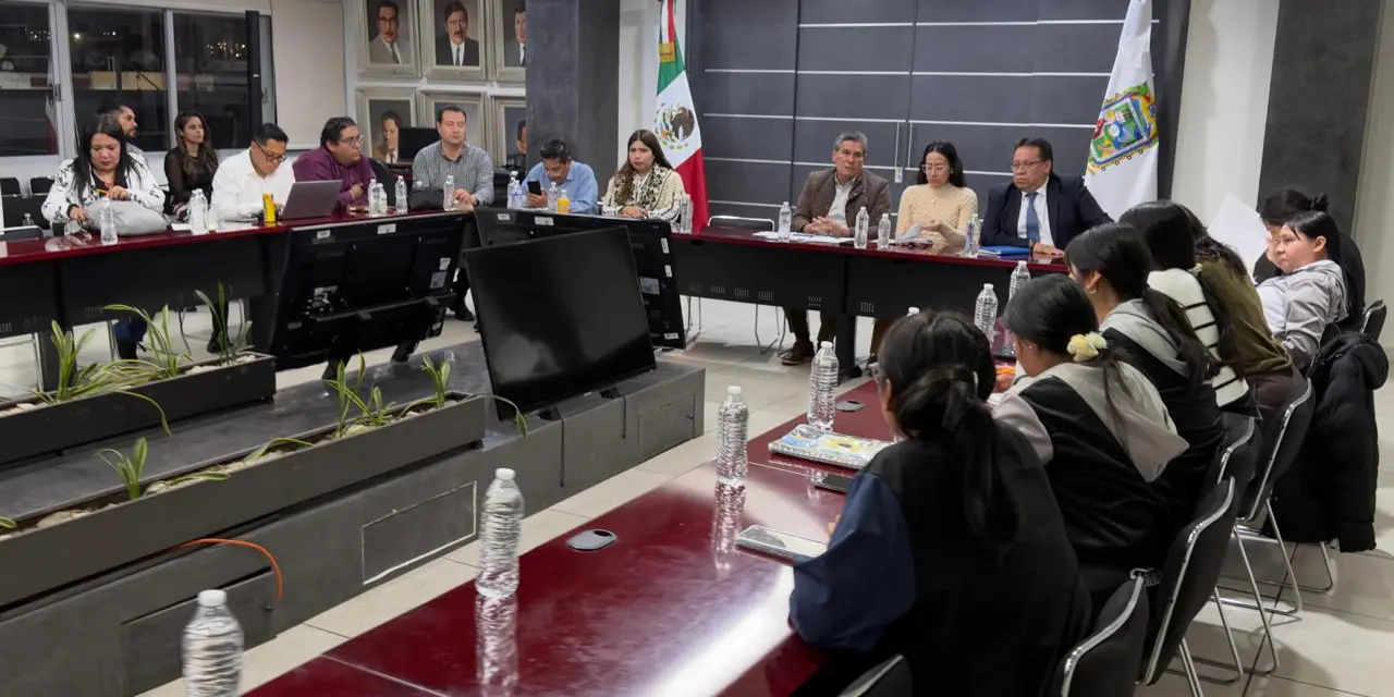 Reitera SEP apertura al diálogo con estudiantes de la Escuela Normal “Carmen Serdán”
