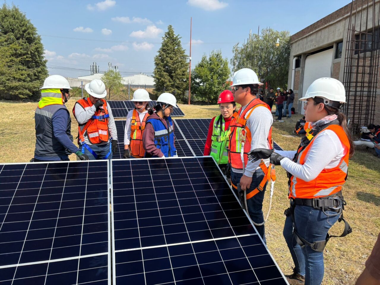 Certificaciones en energía solar fortalecen la transición verde en Puebla: Agencia de Energía