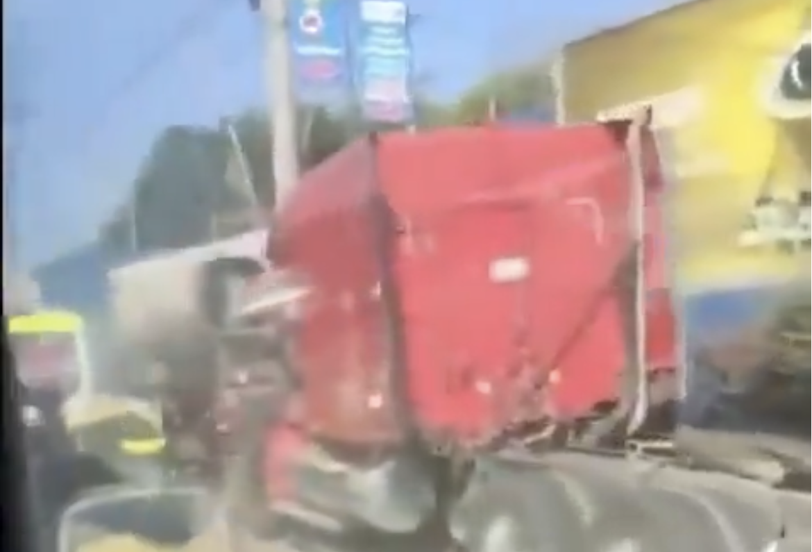Persecución y disparos tras robo de tráiler en la México–Puebla