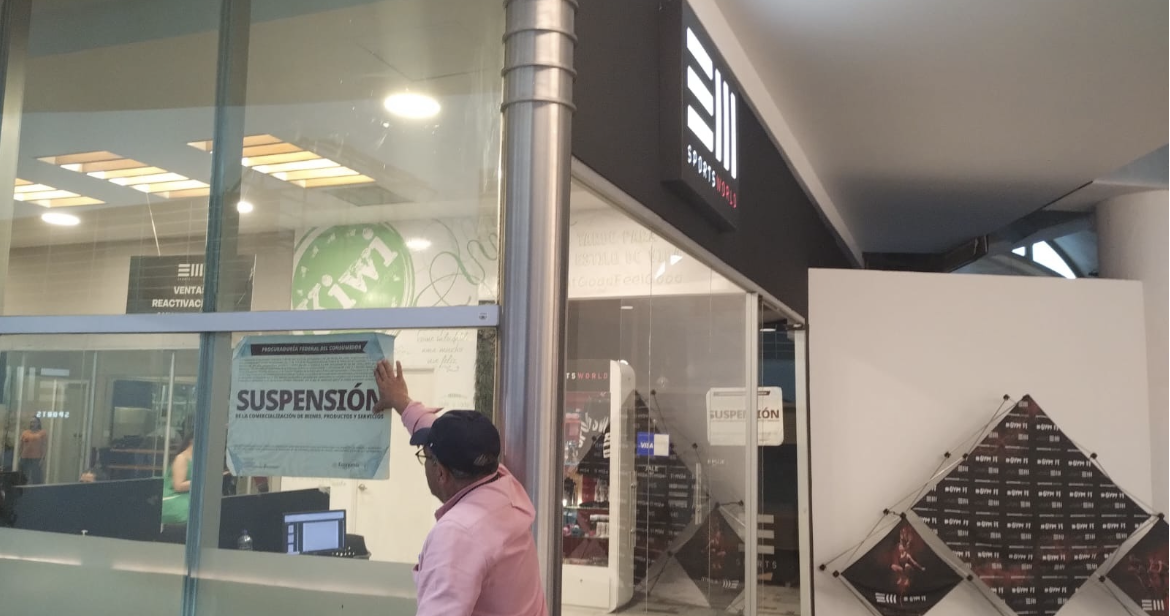 Profeco clausura Sports World en Las Ánimas por prácticas abusivas