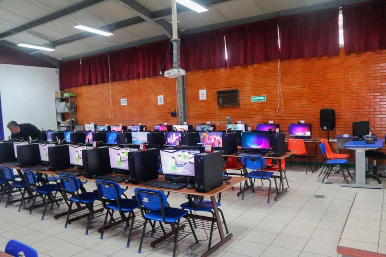 Mejora COBAEP infraestructura educativa en Xicotepec de Juárez