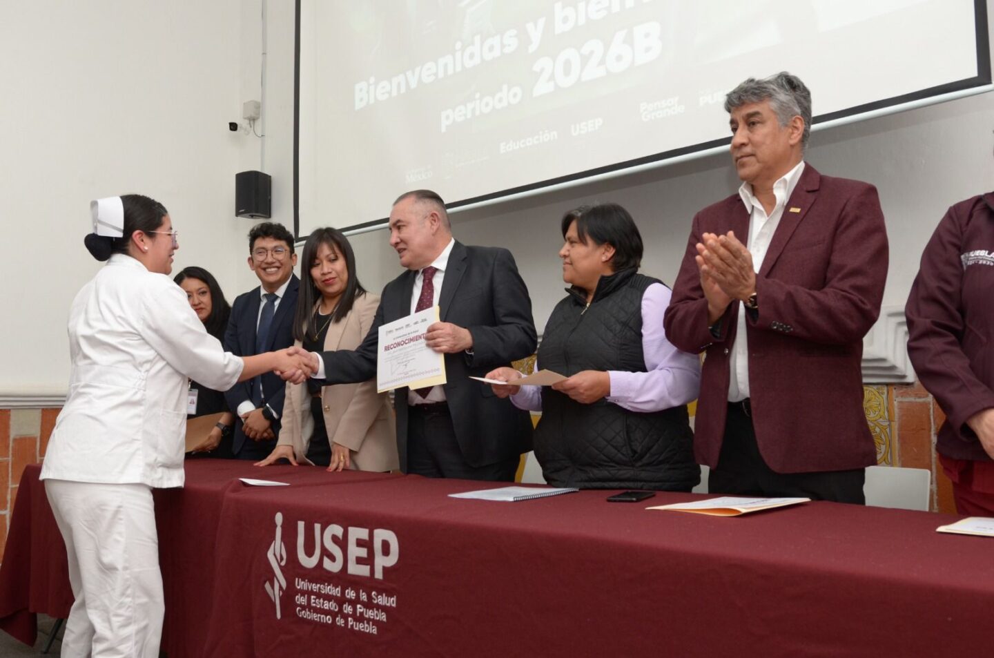 Reconoce USEP a estudiantes y docentes destacados