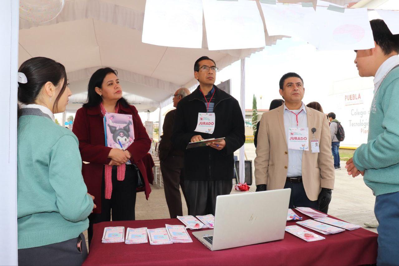 Participan docentes de UTH como jurado en Feria de Ciencia del CECyTE