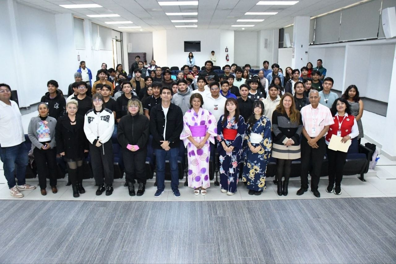 Tejen UTH y Club Hippo alianzas para impulsar la formación global