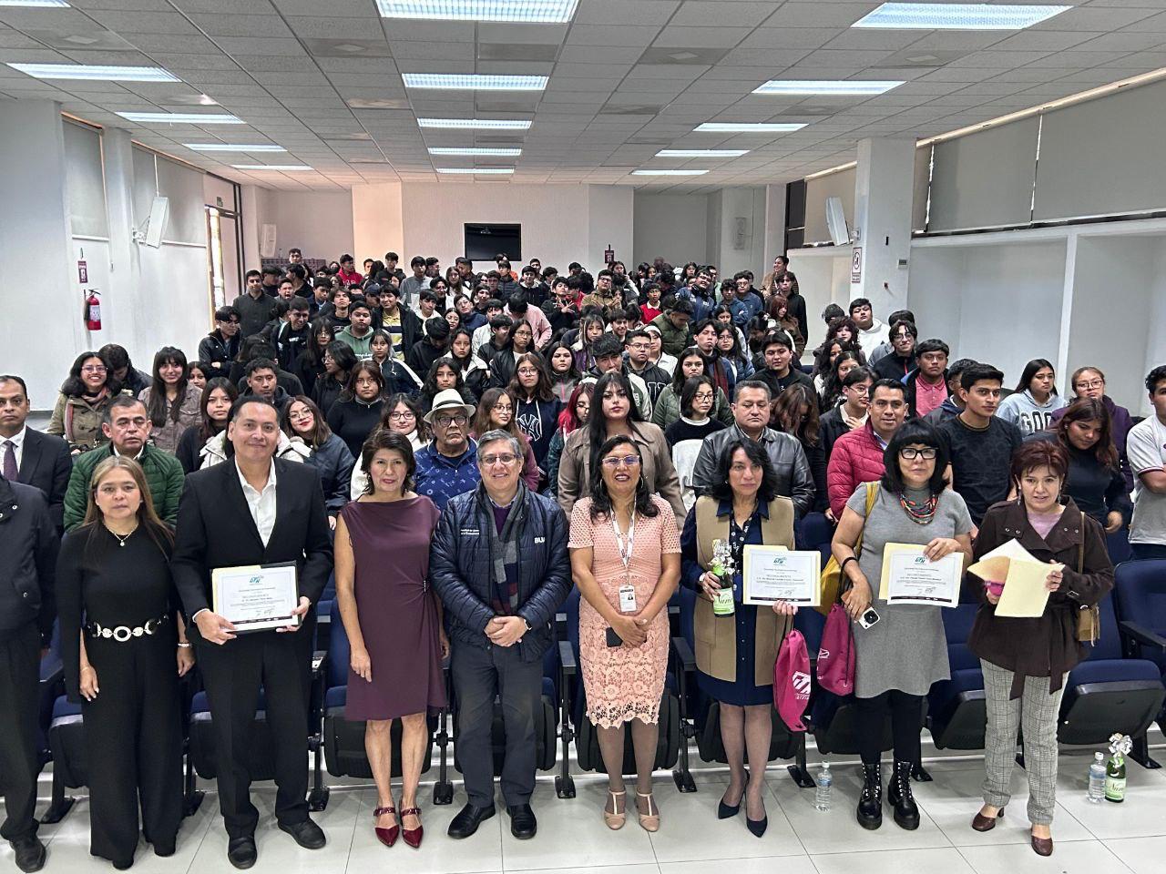 Prioriza UTH la equidad y la innovación en la educación superior