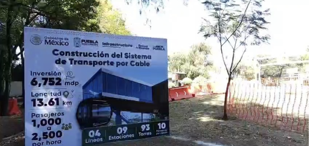 Sistema de Transporte por Cable toma forma en Puebla; delimitan zona de obra en el Parque Juárez