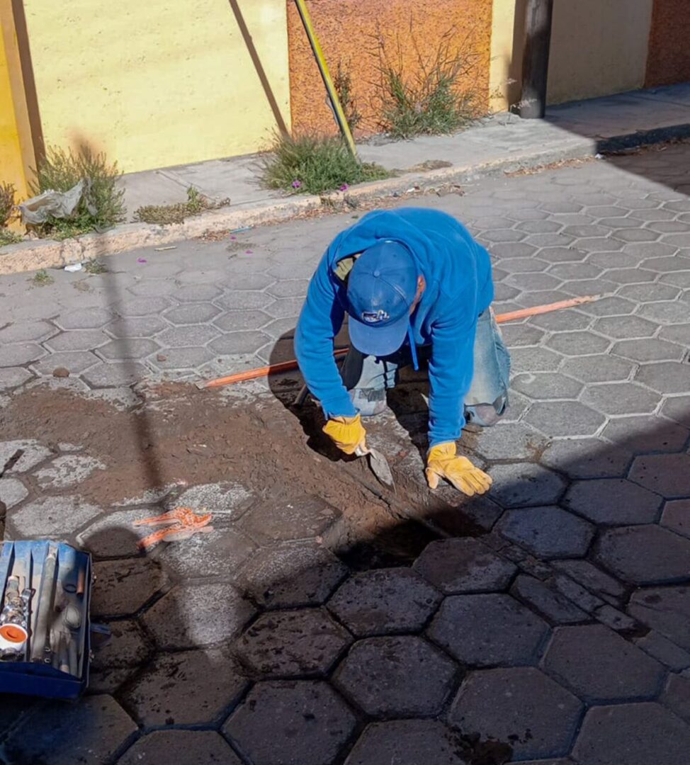 SOSAPACH atiende de manera inmediata fugas de agua en la cabecera municipal de San Pedro Cholula