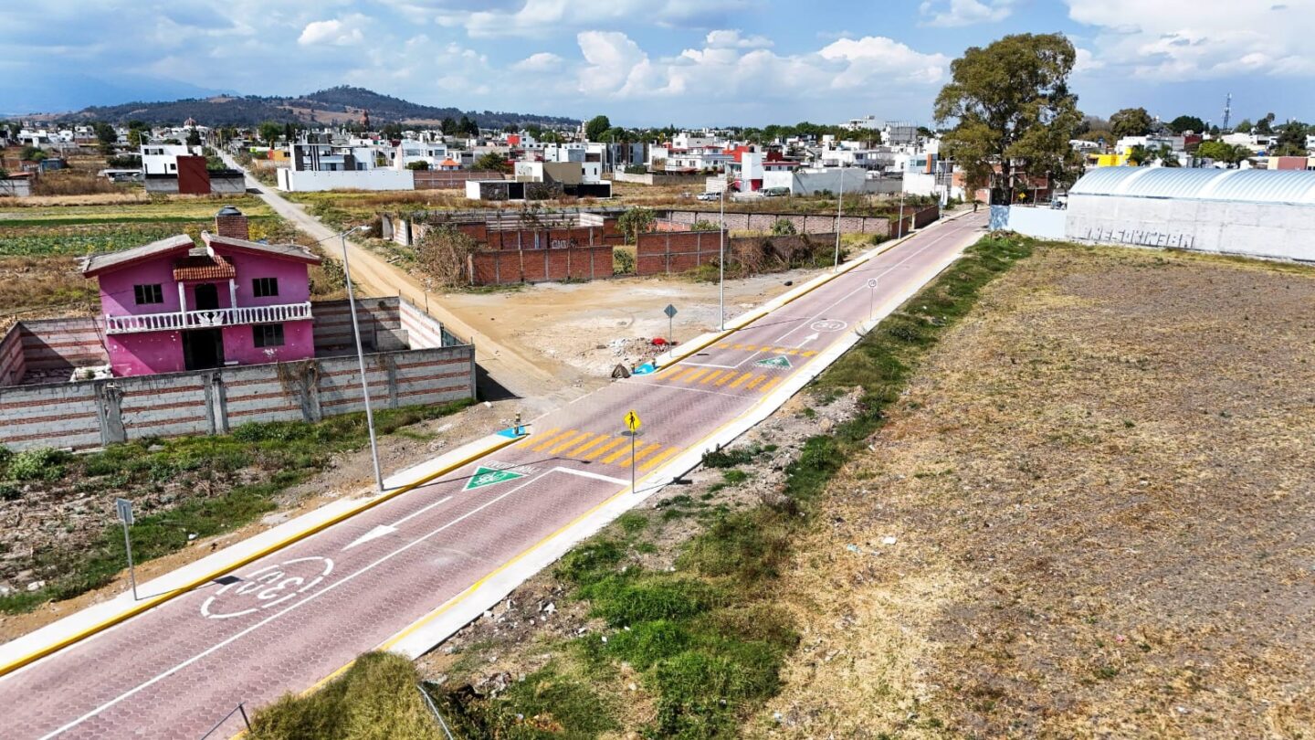 Entrega Lupita Cuautle otra calle rehabilitada en San Andrés Cholula