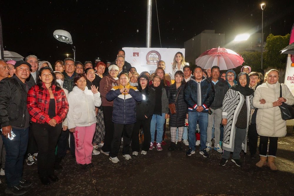 Llega Puebla Brilla a Jardines de Santa Rosa; inaugura Pepe Chedraui 201 luminarias Led