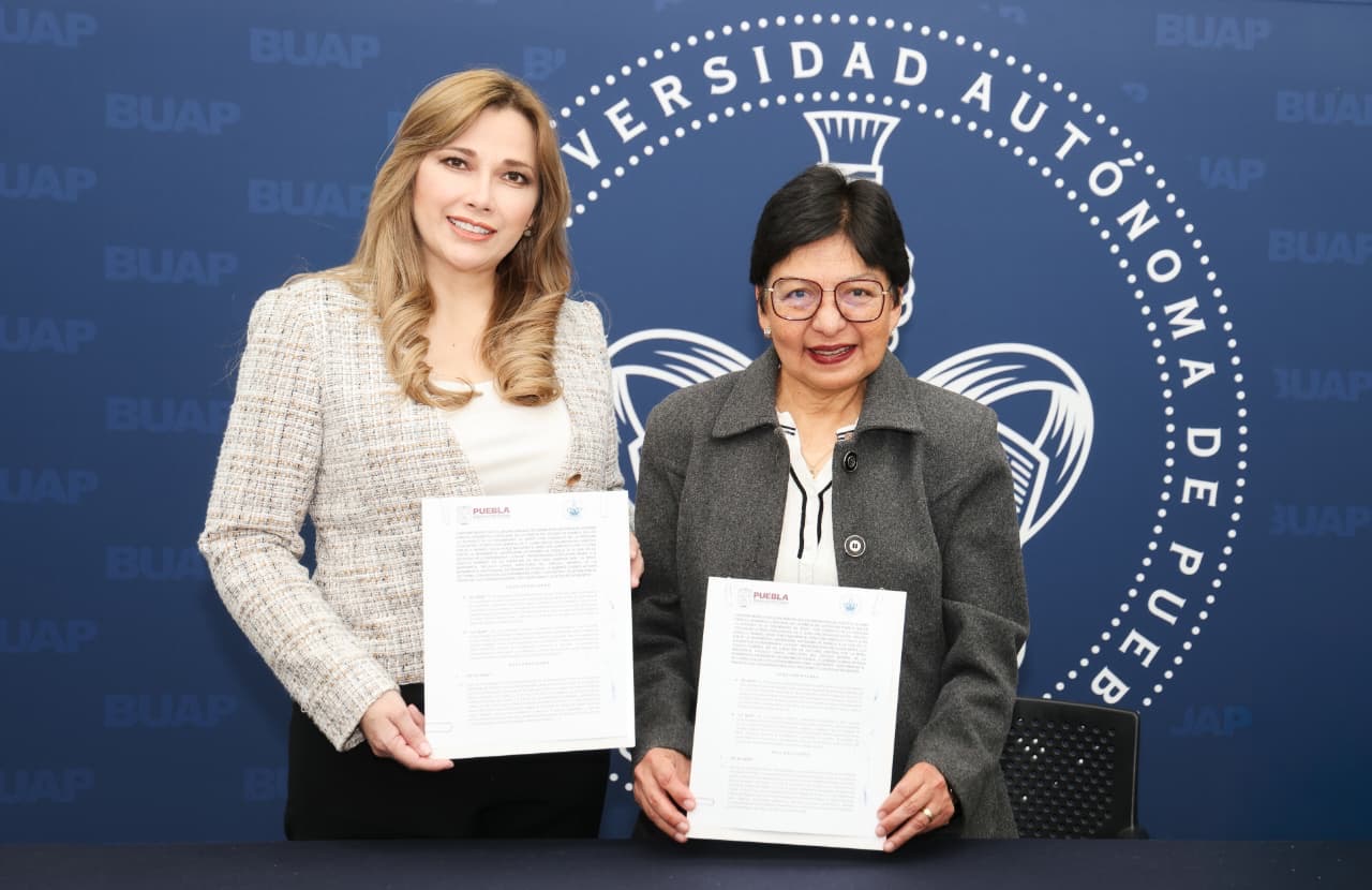 SEDIF y BUAP firman convenio en favor de madres y padres universitarios