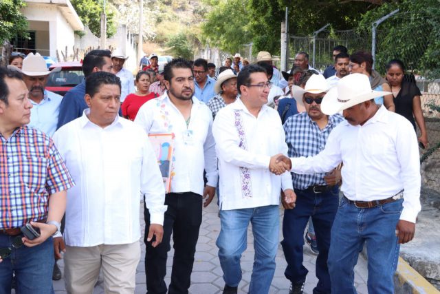 Trabaja Pavel Gaspar por una Mixteca con justicia y bienestar social