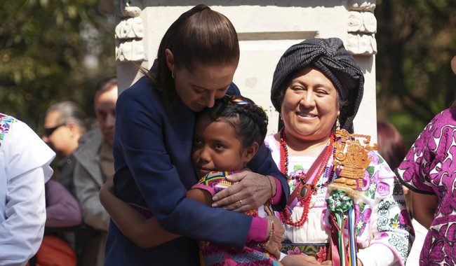 Develación de esculturas de mujeres ancestras en el Paseo de las Heroínas, símbolo firme contra el racismo, clasismo y machismo: Presidenta
