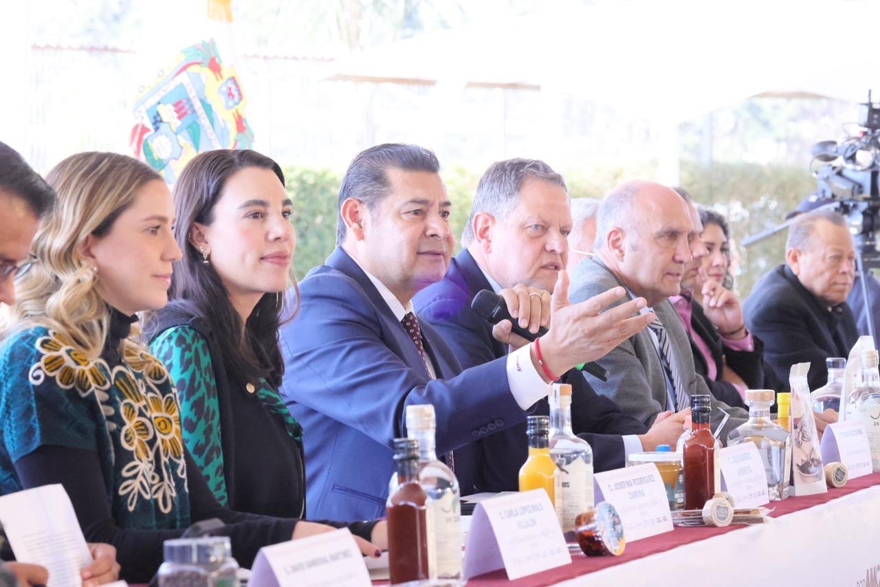 Volaris reconoce potencial en Puebla; abre 12 vuelos a bajo costo desde Aeropuerto Hermanos Serdán
