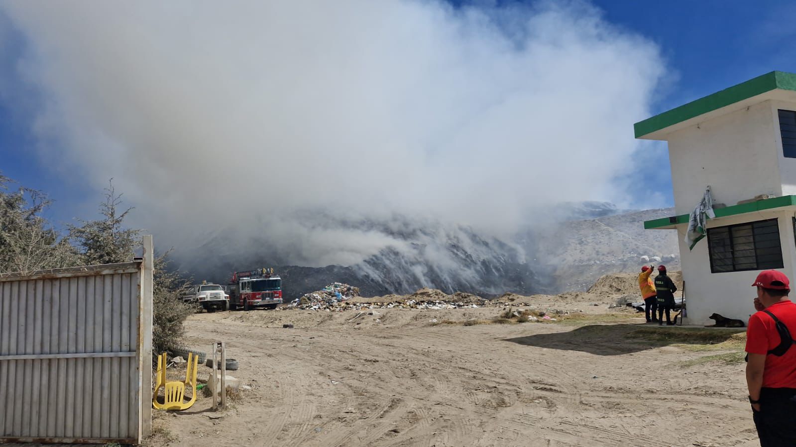 Incendio en relleno sanitario de San José Chiapa registra 70 por ciento de control