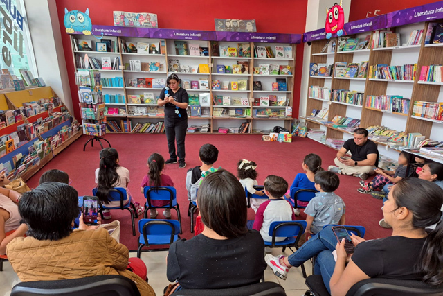 BUAP fomenta la lectura infantil con la “Hora mágica de los cuentos” en el CCU