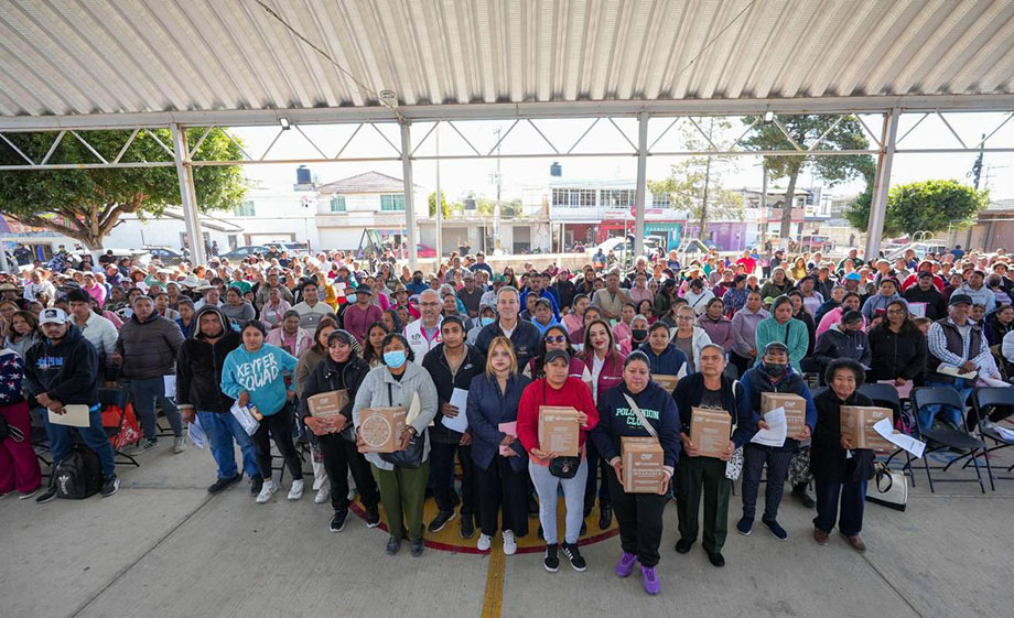 Pepe Chedraui entrega más de 2 mil 600 despensas del programa “Alimentación Imparable” en San Baltazar Tetela