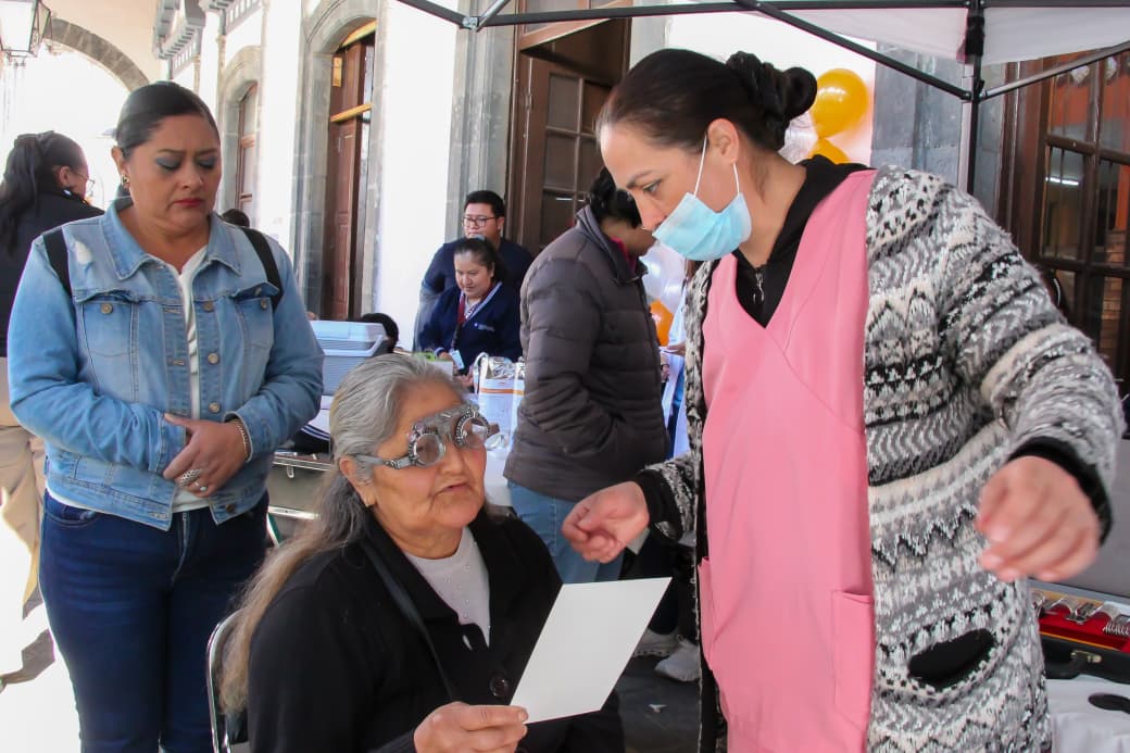Servicios médicos gratuitos transforman vidas en Zacatlán durante jornada Por Amor Puebla