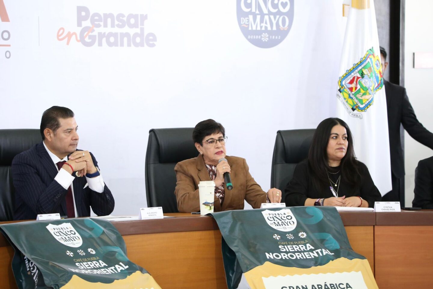 Implementa Gobierno Estatal transporte alternativo y garantiza movilidad segura a familias