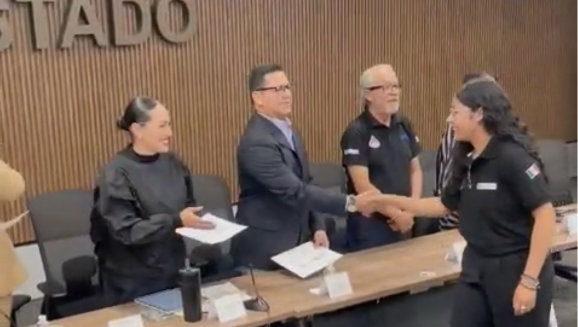 Reconocen a equipo del satélite Gxiba-1 por su mérito académico
