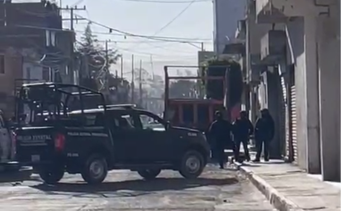 Cateo en inmueble de la 48 Norte moviliza a autoridades y vecinos en Puebla