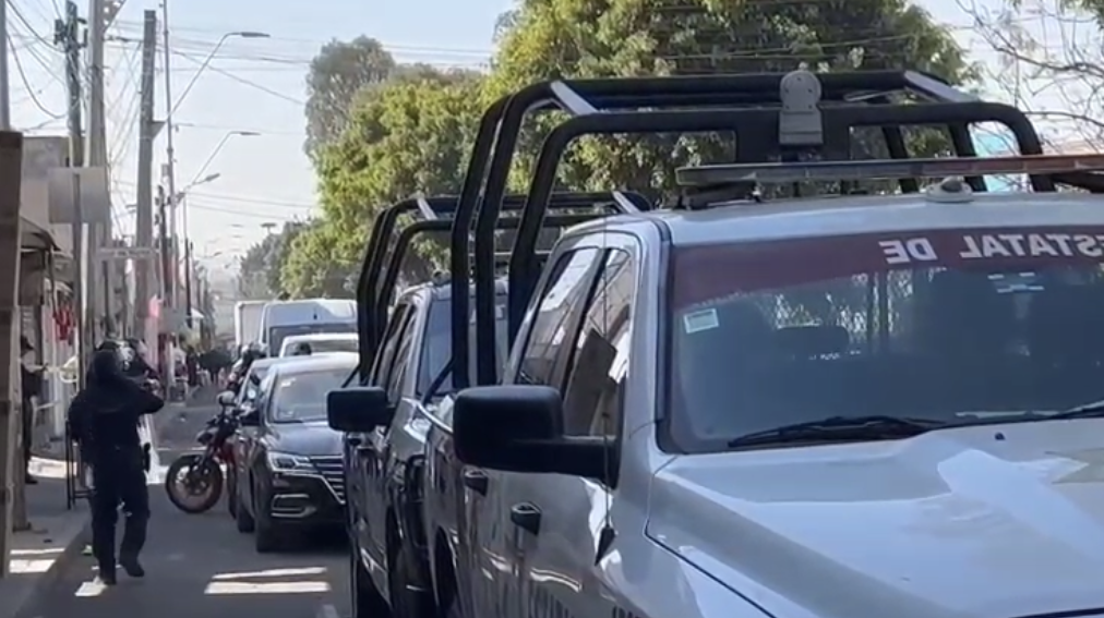 Operativo de búsqueda de personas activa presencia de seguridad en Mercado Morelos, Puebla.