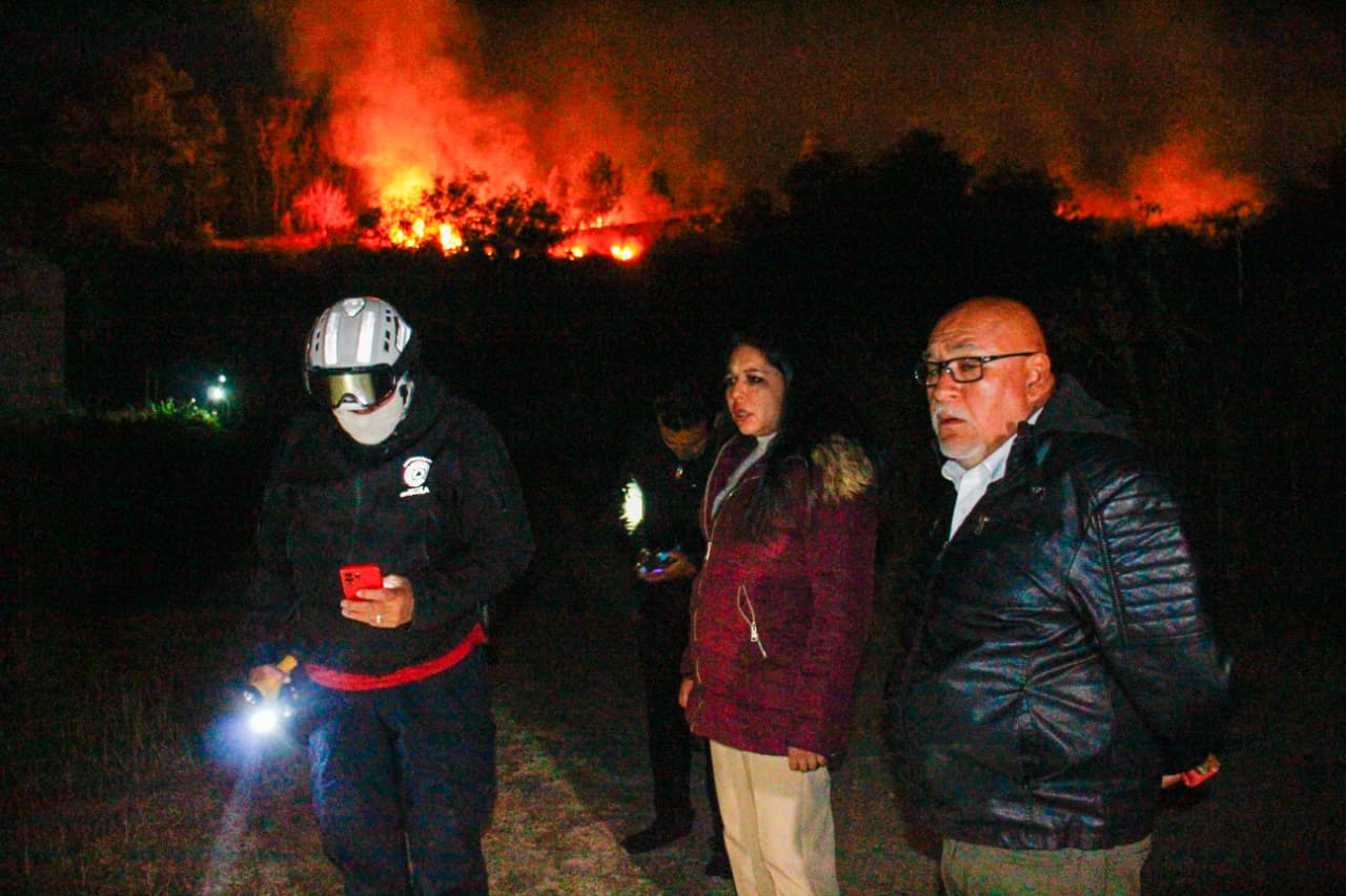 Controlan al 95 por ciento el incendio en el Zapotecas, en Cholula