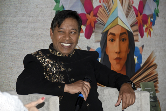 Ángeles Mastretta y Anisuz Zaman acercan la literatura bengalí a lectores mexicanos en la FENALI 39