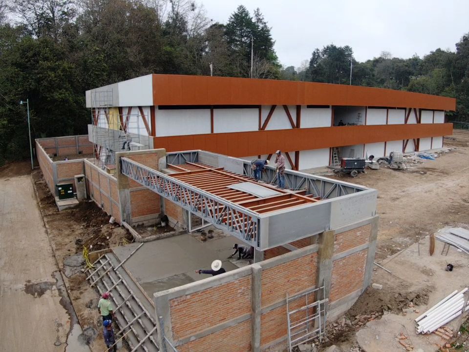 Impulsa gobierno estatal educación superior para profesionales de la salud en regiones