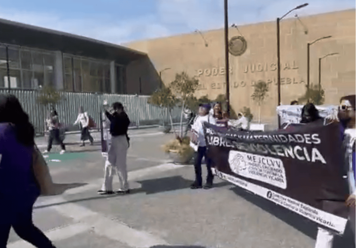 “Por el derecho a maternar con dignidad”: madres se movilizan en Puebla contra la violencia vicaria